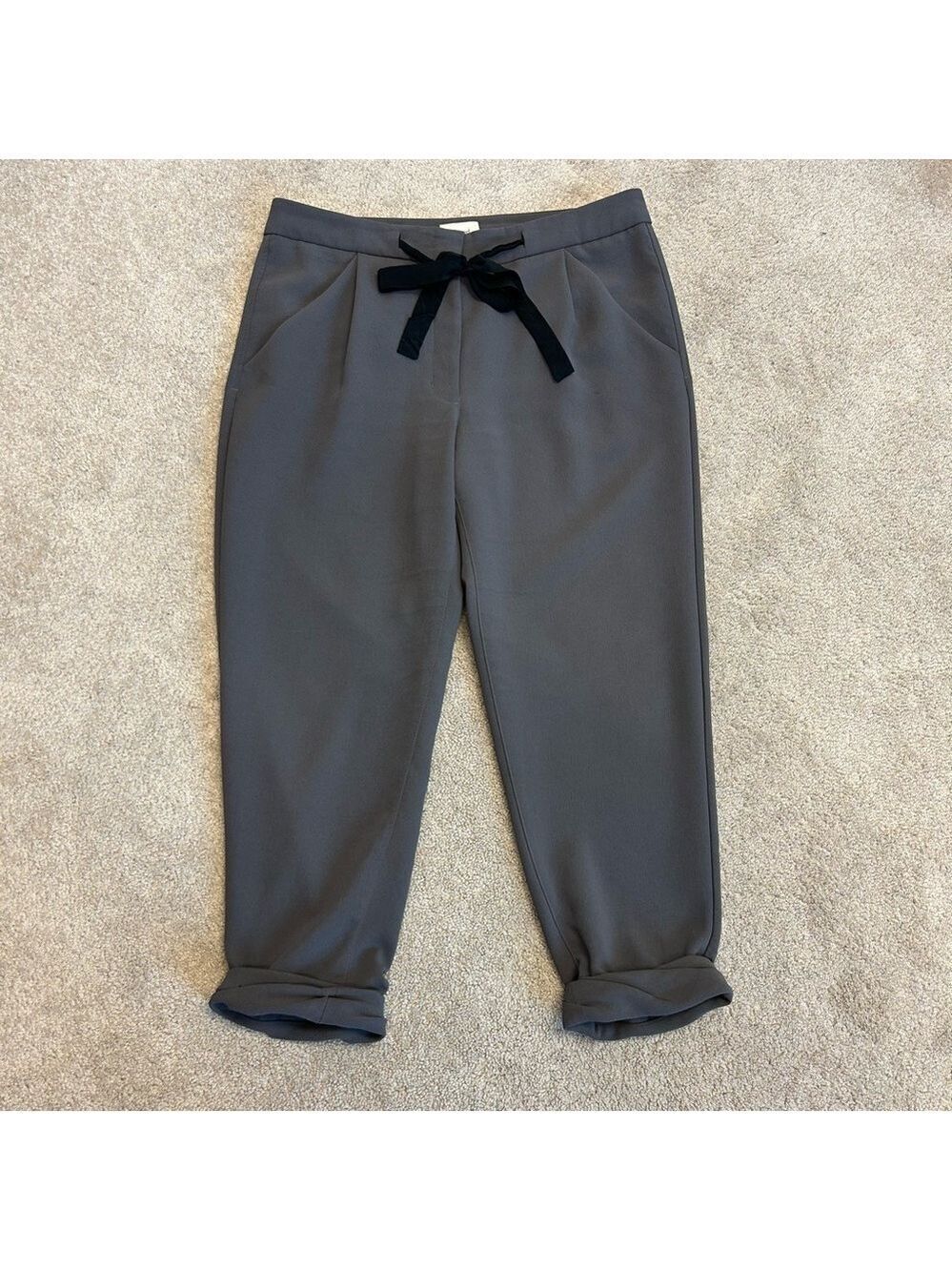 Aritzia Wilfred Allant cropped pants in gray with a black ribbon tie Sz 8